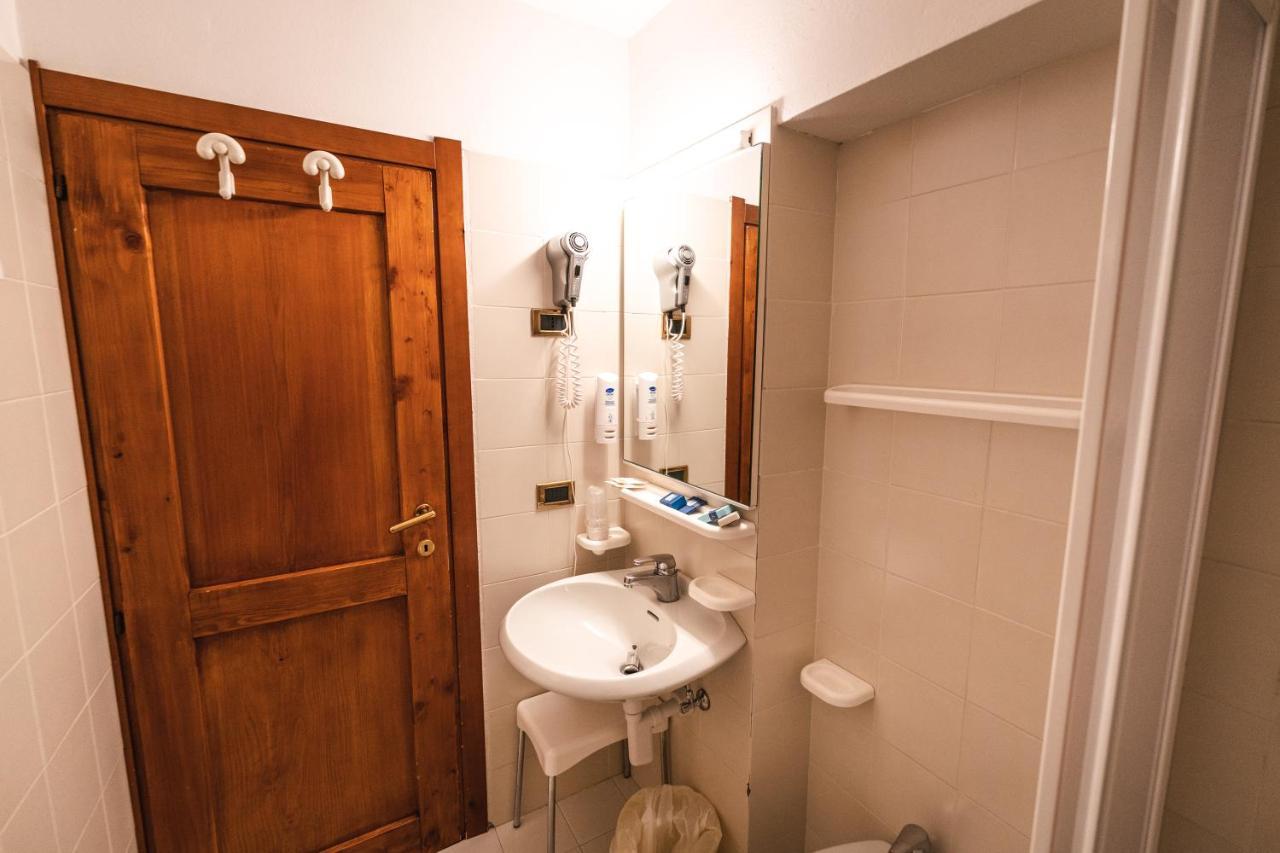 Smart Hotel Renzi Фольгарида Экстерьер фото